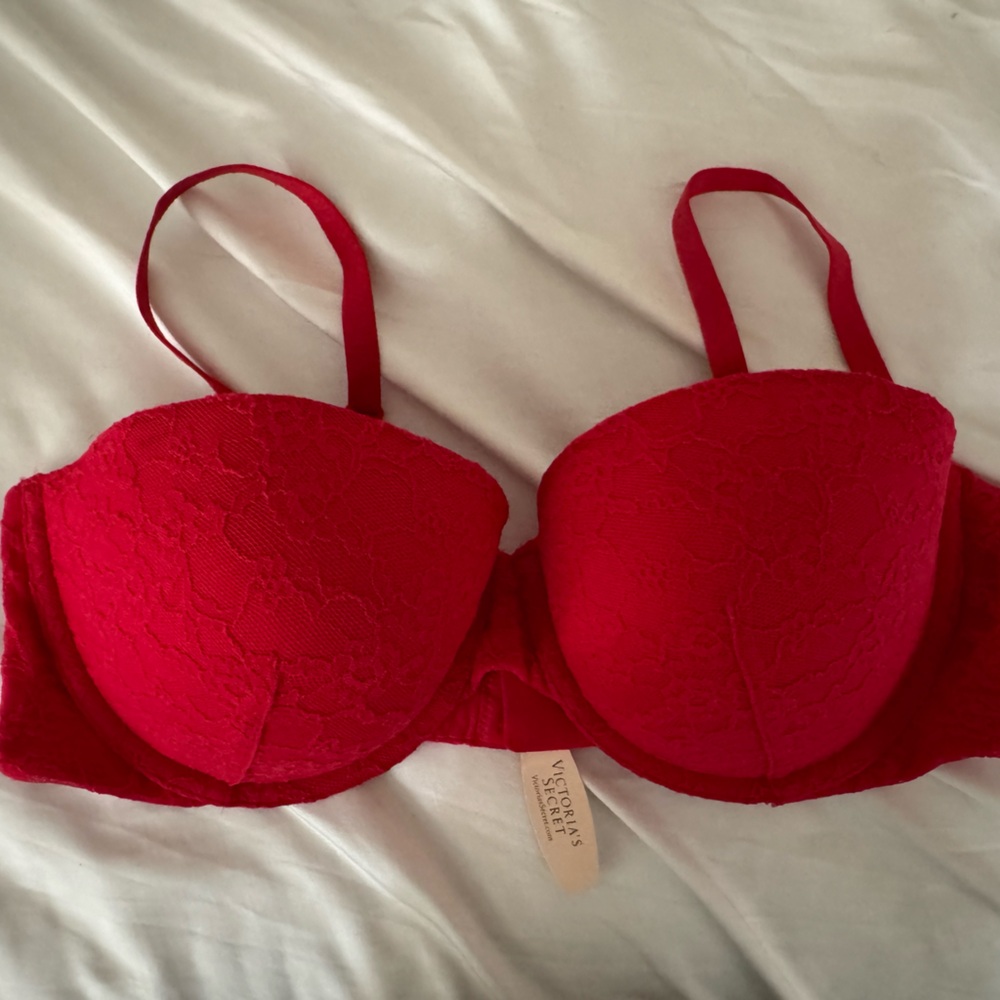 NWT Victoria's Secret Red Lace Push Up Bra